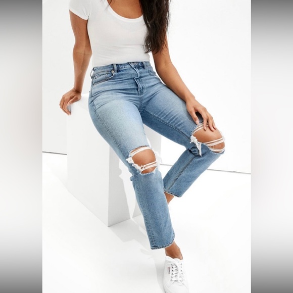 American Eagle Outfitters Denim - American Eagle Mom Jeans size 10R. Tag removed, size sticker still attached.